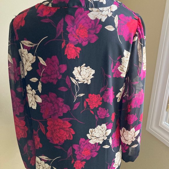 Vince Camuto NWOT Blouse Size Small - Picture 2 of 6